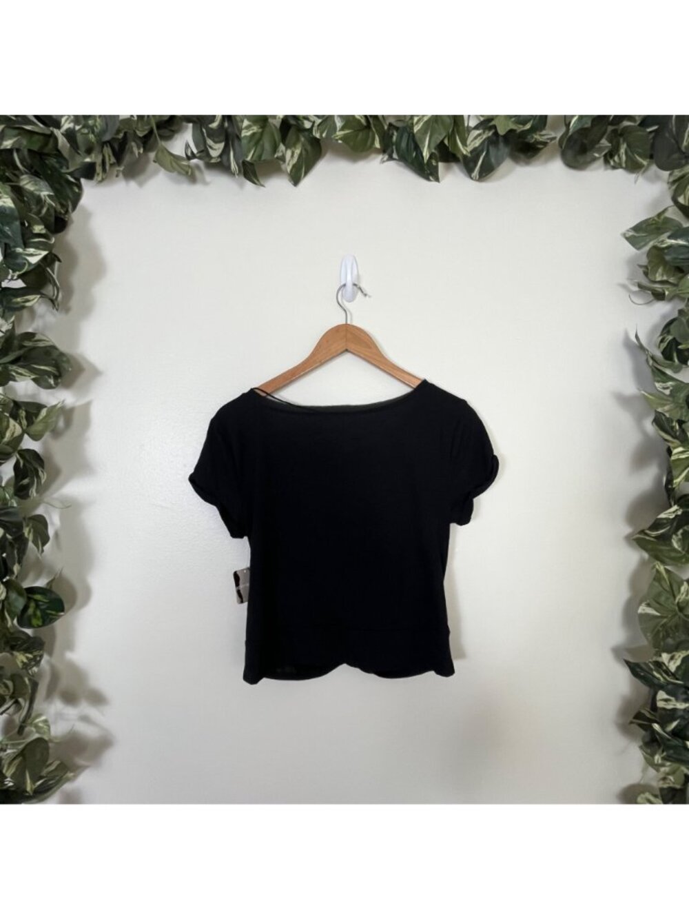 Free People Movement Run In The Sun Twisted Short Sleeve Shirt Black NWT Size M - Picture 2 of 7